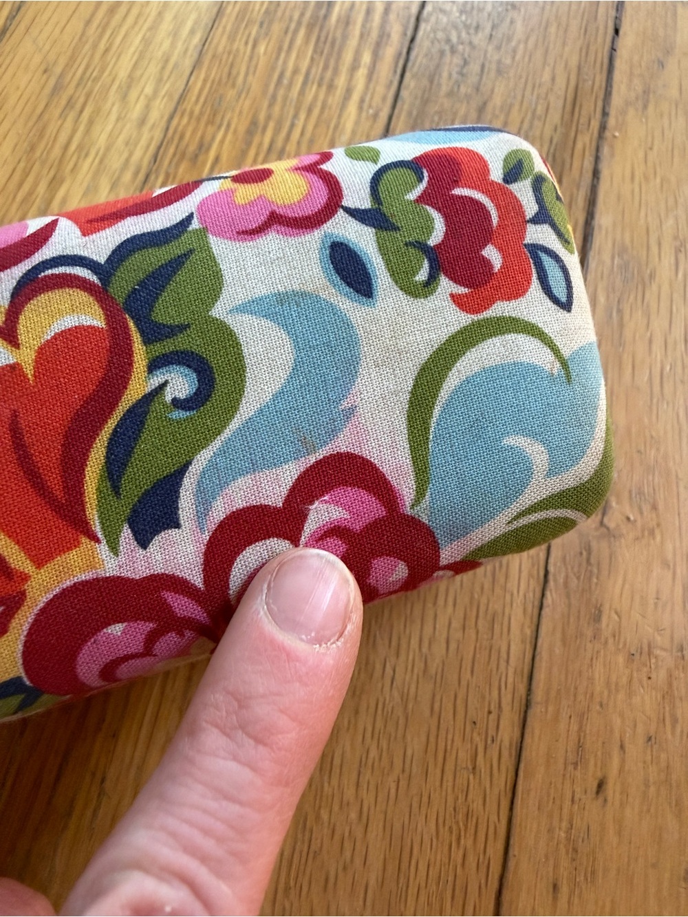 Vera Bradley glasses case - Picture 3 of 5